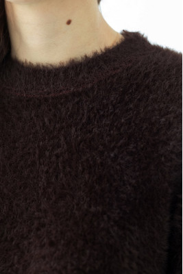 Светр жіночий